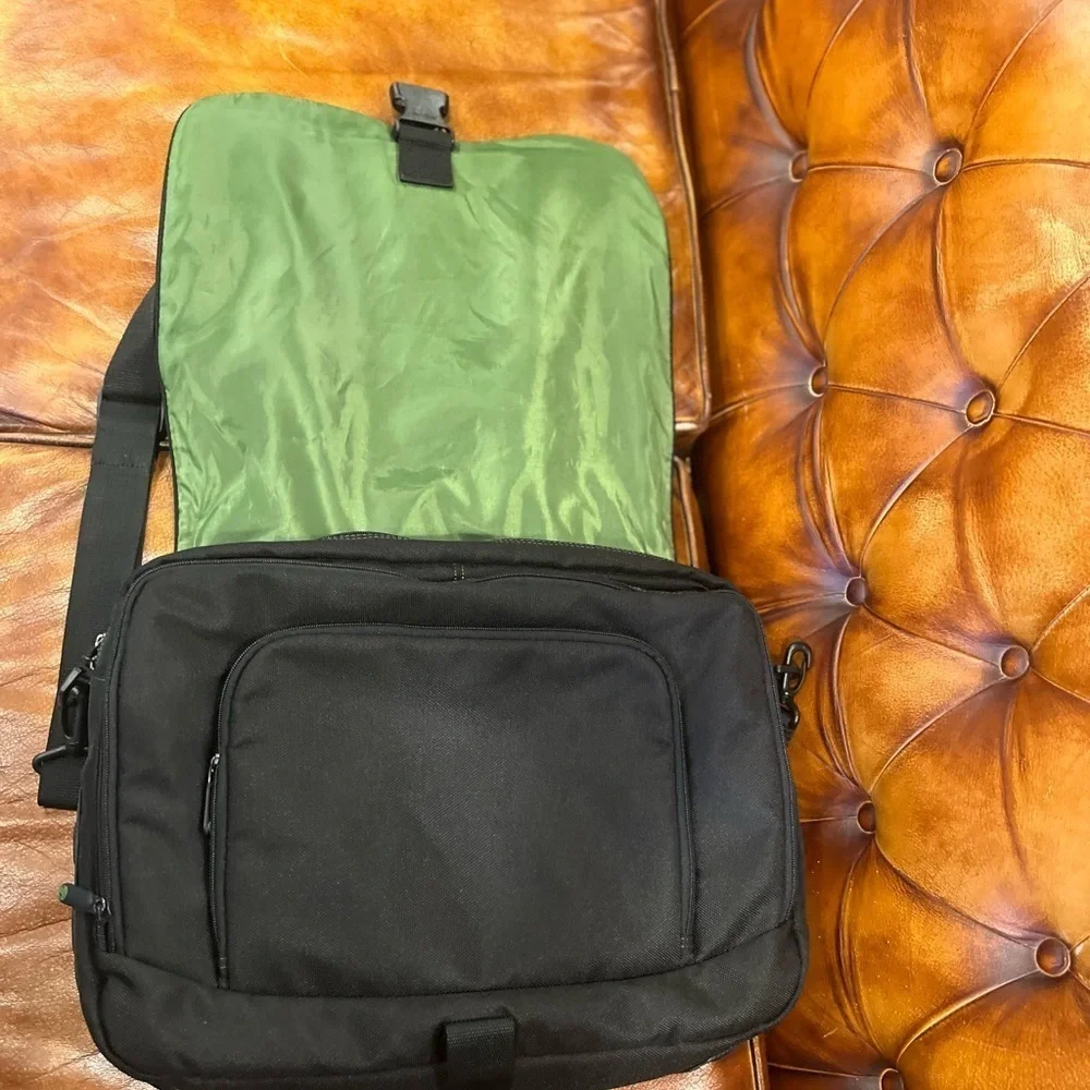 Targus laptop bag in GUC